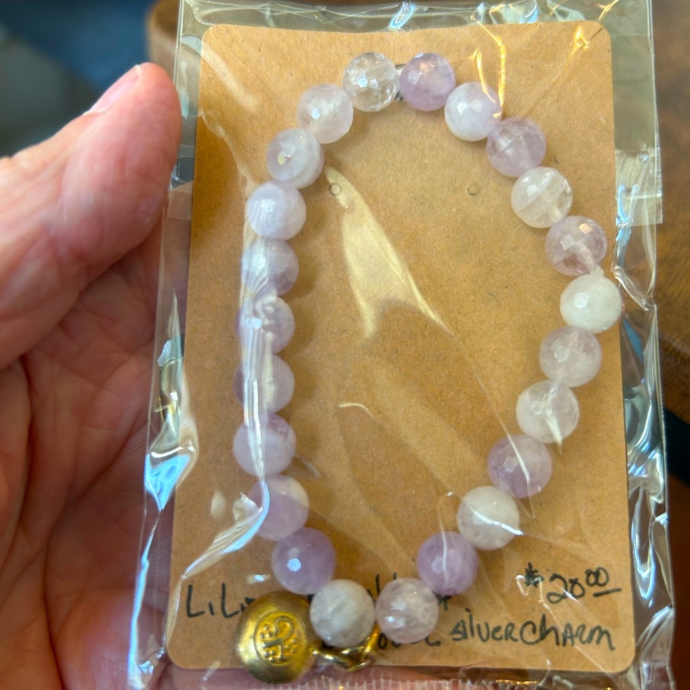 Lilac amethyst quartz bracelet with gold Ohm charm